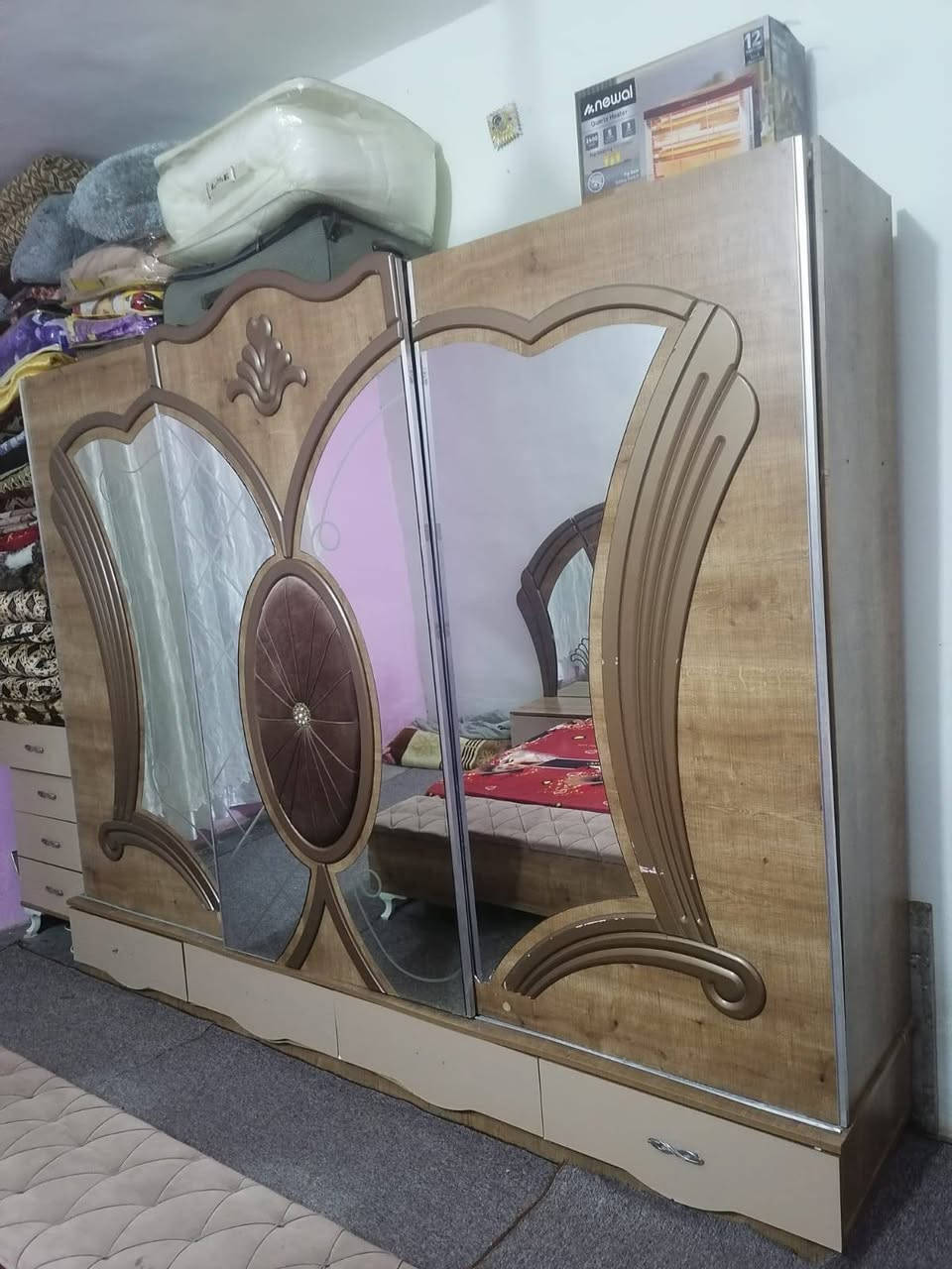 يوجد لدينا غرفة نوم للبيع السعر خاص
اليريد يتصل عله هذا الرقم ويدلل  ***********
