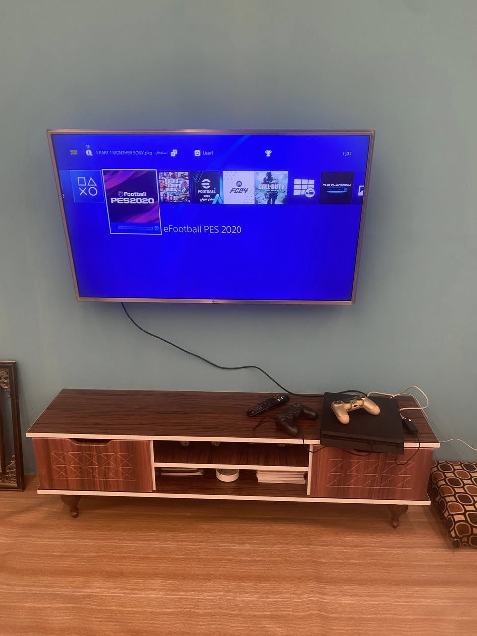 بلي فور مهكر سلم ويا ٣ يدات وحدة اصلية اغراضة كاملة حتى قطعة التهكير
سعرة ٢٧٥ وبي مجال للشراي نضيف ما مفتوح ابد شرط الفحص 
***********  هذا رقمي هم بي واتساب
