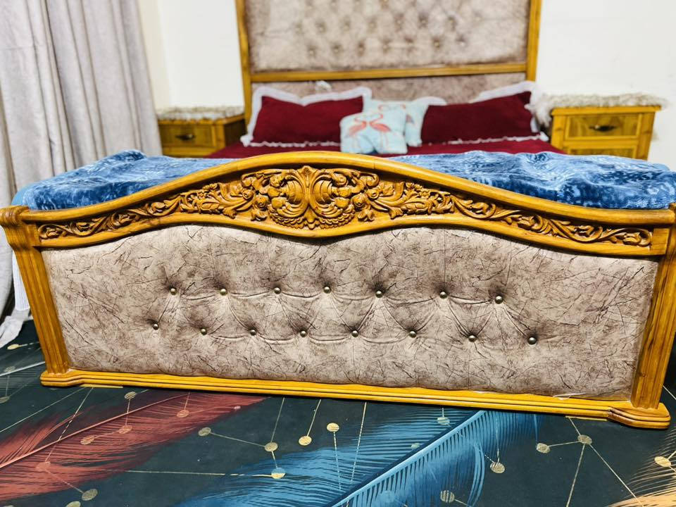 غرفة أخشاب مستخدمة  للبيع
السلام عليكم 

للبيع ..غرفة أخشاب شغل عراقي مستخدمة 
السعر مليون.
***********
