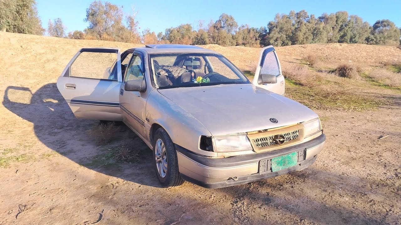 السلام عليكم اوبل فكتره للبيع حجم١٨ كير محرك شرط موديل ١٩٩٢ كابون بنزين بيها شرط التحويل السعر ٣٤ وبيها مجال الستفسار عل رقم ***********
