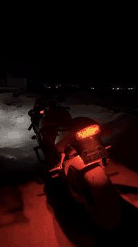 السلام عليكم 
دراجة cbr 929 rr
دراجة شغاله من لايت ل بكلايت 
شغل وطلع وين ما تريد 
الكاتم مالته موجودة 
أبيع ب ٢٠ اخي ركز ب ٢٠ أبيع 
مكاني العمارة نهاوند 
***********
