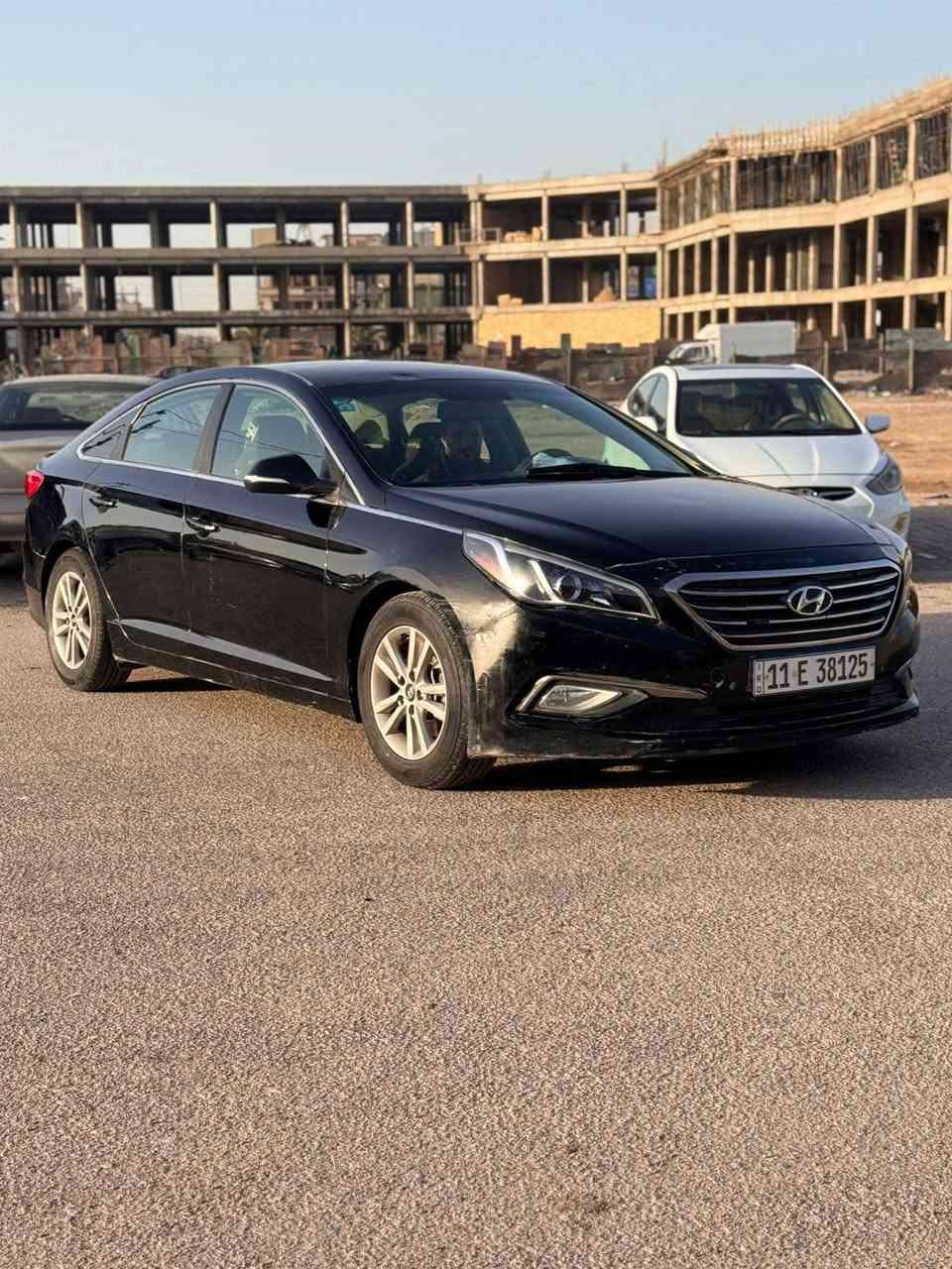 السلام عليكم ورحمه الله من رخصه الادمن 
سوناتا بغداد 2015 حادثها مرفق بالصوره 
محرك 1600تيربو
شاشه كاميرا دواره تحكم سيترن كشنات كهربائي 
السياره عايزه فريز والباقي خير من الله 
السعر 105وبيها مجال قليل
***********
