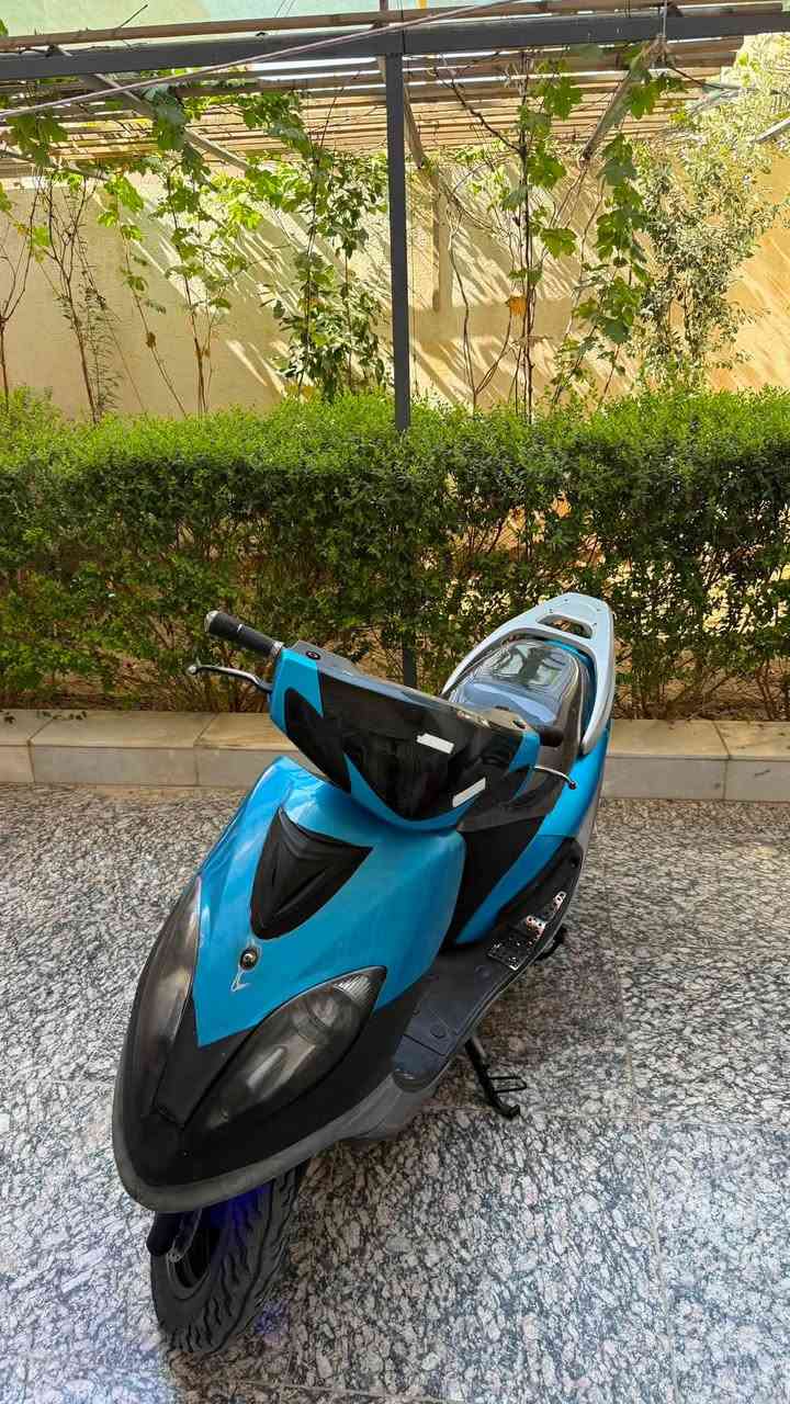 السلام عليكم
دراجة سيام للبيع مكينة 125cc مرتبه كهربائياتها جديده بلاد بس المكينه نضيفه مبدل بيها بستم فقط . عليها صالنصه FM والصالصنه البلادي موجوده هم السعر 550 وبيها مجال . 
مكان الدراجة المجر الكبير .
*********** واتساب فقط
