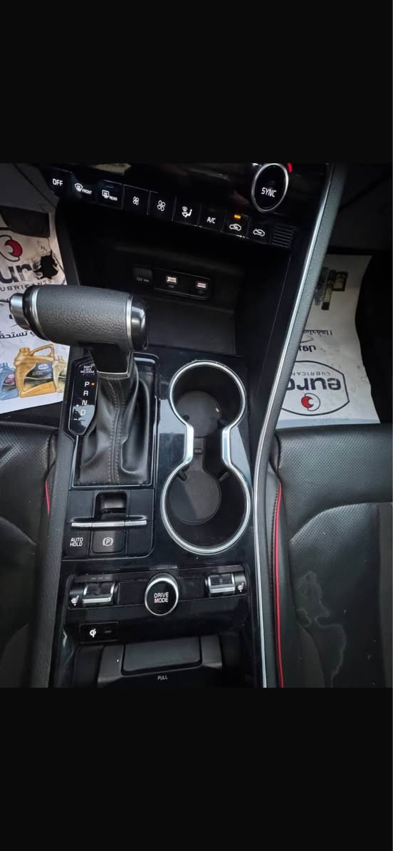 سلامً عليكم K5 موديل 23 اربيل لجديد وارد حادثه تلث قطع بدون شواصي ايرباك دركه فقط سياره جديده فوول مكينه 2500 تيربو بنراما كشنات جلد تدفئه بلكشنات وكشن كهرباء تلث انضمه قياده رادارات 360 حته بلمري قطعتين تبريد تشغيل عن بعد اوتو هولد هاند بريك بصمه شاشه جبيره سستم سماعات بجم زنون شحن واير ليس بصمه اربعه كزوزات مكان سياره كراده سعر 168مجال بصيط 
***********
***********واتس بغداد, العراق
