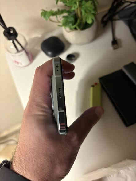 هونر ماجيك 5 برو 

جهاز كامل الملحقات نضافة نفس ما موضح في الصور 

ذاكرة 512 

يشغل كل الألعاب على اعلى اعدادات 

السعر 550

للتواصل واتساب : ***********
