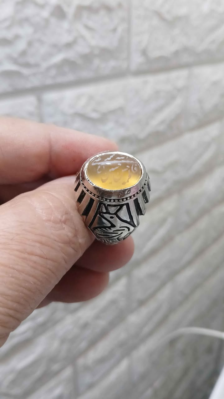 اللهم صل على محمد وآل محمد 
عقيق يماني اصفر قديم وأصلي مخطوط أسماء أصحاب الكساء للبيع مكاني بغداد بغداد, العراق


**إذا كنت صاحب هذا الإعلان وتريد حذفه لأي سبب، رجاءا أرسل رسالة إلى الدعم الفني**