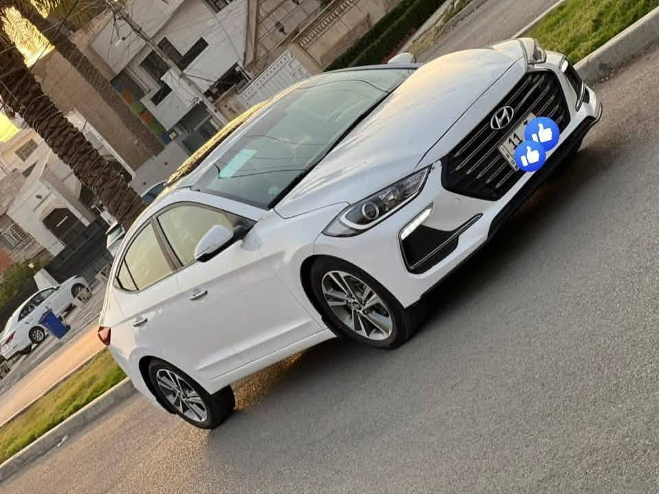 على بركة اللة 🌹
سلام عليكم حبايب قلبي ❤️
 النترا سوبر خليجي موديل /  2018 
🌺ELANTRA 🌹Super 🌺
لون ابيض / 🤍
رقم بغداد  دولي الجديد بأسمي مداور ثاني يوم 
فول مواصفات عده البصمه 

كشنات مخمل 
سلايد روف 
لد نهاري 
ويل كب عدد / 5 سبيره منازل بعده 
كروز سرعه 
قطعتين تبريد امامي وخلفي السعر 152 وبيهه مجال 
كامره خلفيه دواره 
تحكم ستيرن جهتين 
مدخل (USB / AUX)
اشاير بالمري 
مري قابله للطي اوتو و شفط AUTO
الاوامر الصوتية انفنتي 
شاشة حجم كبير 
يدات ابواب المنيوم 
دسك عدد / 4 
محرك 2000 دوش سوبر خليجي 
حساس خلفي بلادي + حساس امامي بلادي 
3 انظمه قياده
( نورمال / ايكو / سبورت )
ماشيه ( 123  ) الف حقيقي اصل وعلى فحص 
تخم تاير جديد كوري 
كير محرك تبريد صدر حداديه كفاله عامه جديده جداً  مكفوله من جميع النواحي مابيه نقص ابد  و على الفحص 
فقط بيهه بارد البنيد ومسحوب كارت مامبين  حتى دعاميات كفاله عامه السياره من جميع النواحي ؟ 
مكان السياره الرميثه  
***********
