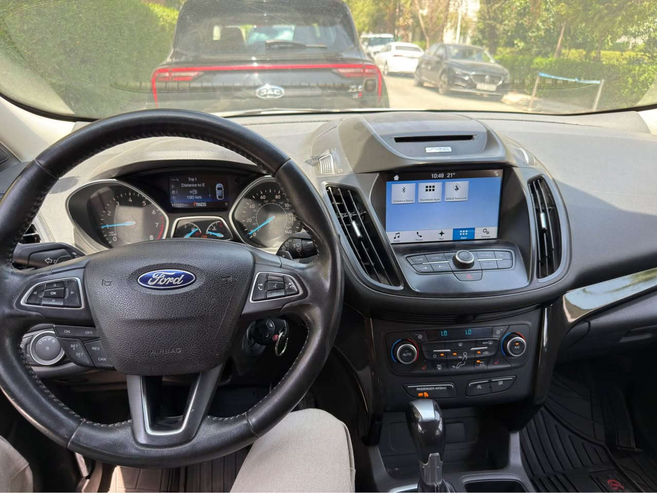 فۆرد ئەسکیپ (Ford Escape) بۆ فرۆشتن 2018 escape SE 

🚗 ئۆتۆمبێل پاک و زۆر باش پارێزراوە.
✅ موتۆر و گێربۆکس بيكيشه 
سبوخ ٣ بارجه بيژوره وه 
✅ گونجاوە بۆ بەکارهێنانی ڕۆژانە و گەشت.

📍 شوێن: هەولێر

💰 نرخ: (١٠٥ )
*********** 
تکایە تەنها خریاری جدی پەیوەندی بکات.

للبيع – فورد إسكيب (Ford Escape) ٢٠١٨ اساي 

🚘 سيارة نظيفة جداً ومحافظة عليها.
✅ المحرك والجير بحالة ممتازة.
✅ جاهزة للاستخدام ولا تحتاج إلى أي مصاريف.
✅ مناسبة للاستخدام اليومي والسفر.
٣ قطعه صبخ بدون داخل 
 
*********** أربيل, العراق
