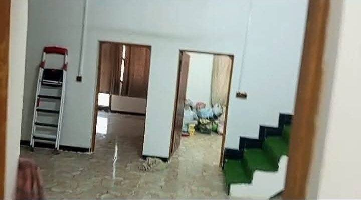 بيت للبيع حي الزيتون خلف العمارات المساحه 210 كلش حلوه يىهم مراوس  مع الفرق او على أقساطد  أو بيع حسب التفاق سند 25سعر 43 ومجال بصيط مرقم كامل***********
