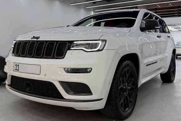 جيب كراند شيروكي 2021 ( خليجي ) فئه S ام رادار وكالة هارلم 

 فول الفول مواصفات للاخير 1/1 
السيارة ماشية 30 الف كيلو متر
مكفولة كفالة عامة
سيارة جديده من كل نواحي على ايد جناي
اخت الزيروو
السعر المطلوب : 38,000$ - 380 ورقة وبيها مجال بسيط .
مكان السيارة : الناصريه

رقم بغداد الجديد باسمي تحويل ثاني يوم 
محرك كير على وضع الشركة السيارة من زيرو على ايدي
مواصفات S معروفة :  فول مواصفات للاخير 1/1
محرك 6 سلندر 3600 , V6 دبل كزوز 4x4 دفع رباعي خفيف ثقيل متعدت الوضعيات 
رادار امامي تحديد مسار تنبيه خروج عن المسار ، اصطفاف ذاتي
توقف ذاتي فرامل طوارئ كشف سرعات الطريق
دخول بصمه تشغيل بصمه و تشغيل عن بعد ، 
، سقف بنوراما جنطه كهرباء ،  حساسات كشف ضغط الاطار 
ويل حجم 20 وياله اسود 
شاشة جبيره + كامره خلفيه دواره 
سستم صوت 12 سماعه + دمام خلفي ،
حساسات اماميه خلفيه رادار خلفي بريك طوارئ 
رادار امامي بريك طوارئ 
 داخل اسود + احمر + مطعم صاج ملكي كشنات جلد احمر مختمه S  تدفئه  + تدفئه ستيرن 
سقف بنوراما كراسي كهرباء خزن 3 وضعيات لسائق
ستيرن ميموري حسب وضعيه خزن الكرسي 
تبريد قطعتين كراسي خلفية تدفئه + تجوه 
فول تحكم ستيرن كروس مثبت سرعة ،  شفتات ستيرن F1 خلف المقود
وضعيات قيادة sport , eco تراكشن مود ، اوتو ستارت ستوب 
نزول منحدر فور ويل خفيف ثقيل وضعيات فوريل جبلي ترابي ثلجي
مري كهربائيه قابله لطي + تعتيم تلقائي مري جوانب و وسطيه
+ خاصيه ازاله الضباب من المري الجانبيه + مري قلاب عند الرجوع
لايتات حاجب LED ، زنون + بلوجكتر كاشف ضباب زنون زراكه مازده
بك لايت LED + كاشف ضباب و بعد
 اهواي مواصفات ..
الاستفسار  
***********
