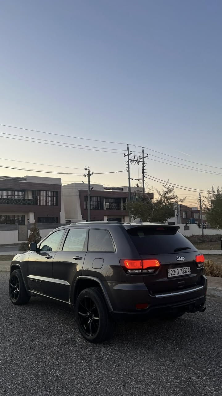 سلام عليكم
جيب
2019 
الموصفات بلاك توب 
كامره خلفيه 
مثبت سرعه 
فتحه 
ايكو+سبورت 
فور ويل
ضرر قطعه ومكانين بارد 
جاملغ خلفي السكن صبغ فقط
بدون ايرباك 
ماشيه 171283 الف Km
رقم الشاصي 1C4RJFAG4KC774336
السياره مال جناي منقصها شي 
محرك 3.6L V6 
سعرها 255$ بيها مجال قليل 
التواصل ***********
