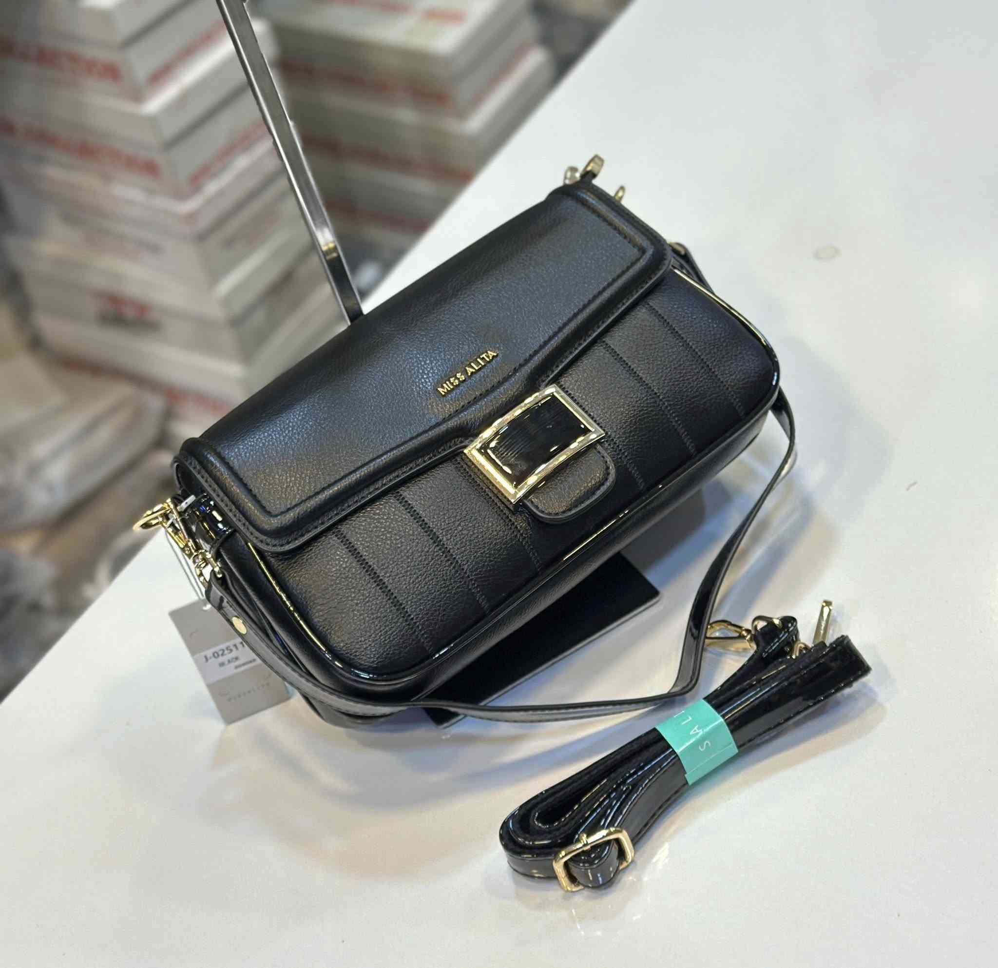 جديدنا من حقائب MISSALITTA  جلد طري 3 خانات 👜😍💼
السعر 18 الف فقط 💵🥰

حصريا لدى NH ZARA وبأنسب الاسعار 😍👇💕

موصل / الزهور - مجمع عزيز فتحي ط3 🌹

التوصيل داخل الموصل الفين دينار فقط 🚗🚕

التوصيل للاقضية والنواحي والمحافظات 5 الاف🚗🚕

لطلب التوصيل يرجى ارسال :
- صورة الموديل مع ذكر اللون والقياس 👝🧳👠👞👟
- اسم الحي مع اقرب نقطه دالة 🏡
- رقم الهاتف ☎️


**إذا كنت صاحب هذا الإعلان وتريد حذفه لأي سبب، رجاءا أرسل رسالة إلى الدعم الفني**