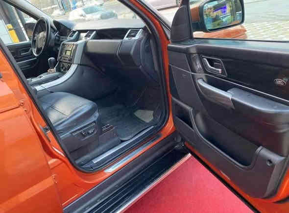 ڕانج ڕۆڤەر 2006 هەشت بستۆنە سوپەرجارجە دەبلەکانی کراوە بە عادی بئ کیشە ناو رەشە بئ رەقەمی دوبەیە بەشەرتی گیرومەکینە تەقەو رەقەی نیە پەلە پەلە بویاخئ هەیە نرخئ 70گەلاو مەجال گورینەوەش اکەم بە شتیک بەدلم بیت ژ.م *********** *********** كالار
