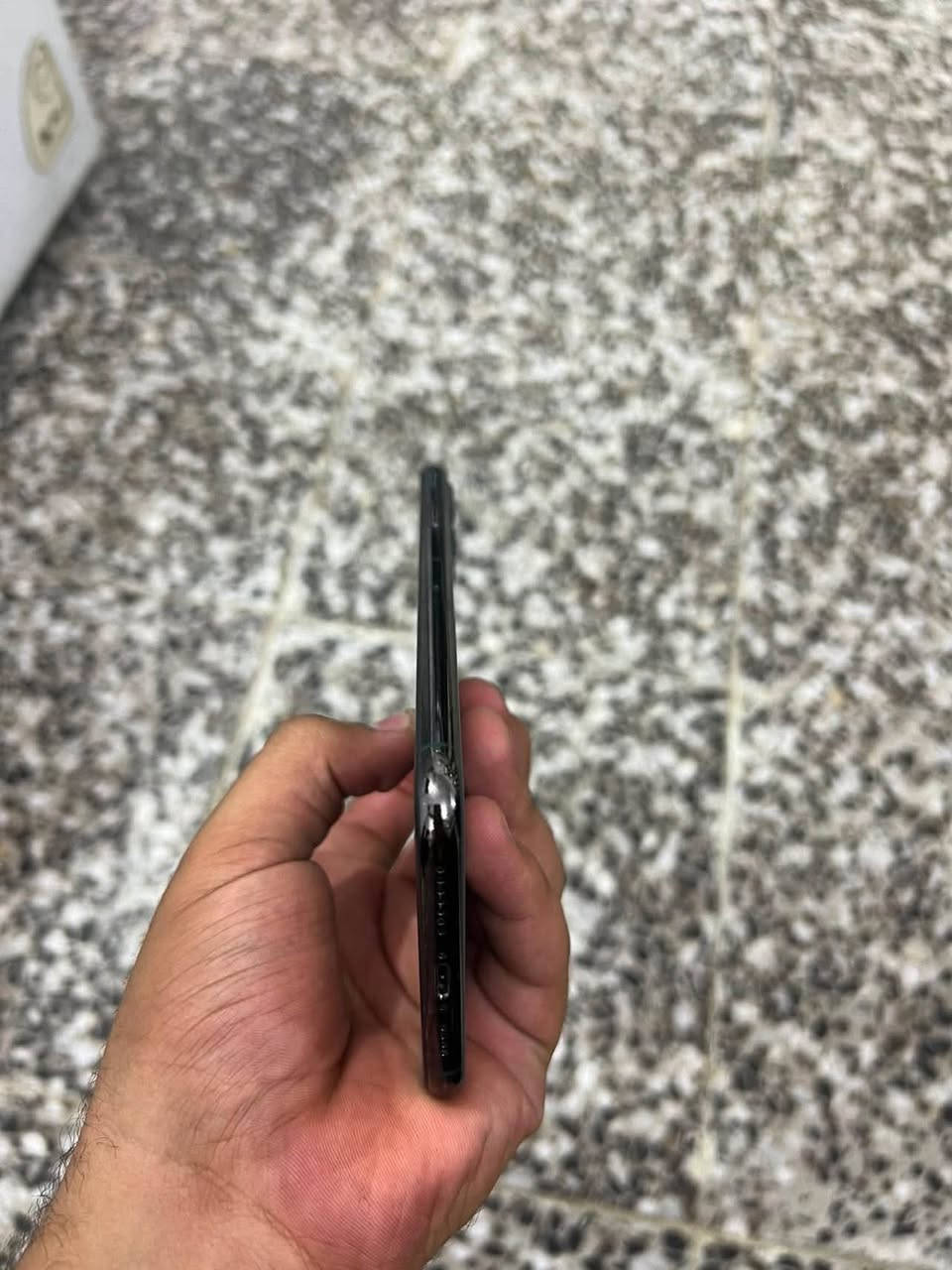 سلام عليكم ايفون 11 برو ماكس مكفول ذ 64 بطاريه 73 بس شحنه يطول عندك يوم كامل مبايل عله وضع الوكاله جديد ب 300 وبي مجال لليشتري بغداد
***********
