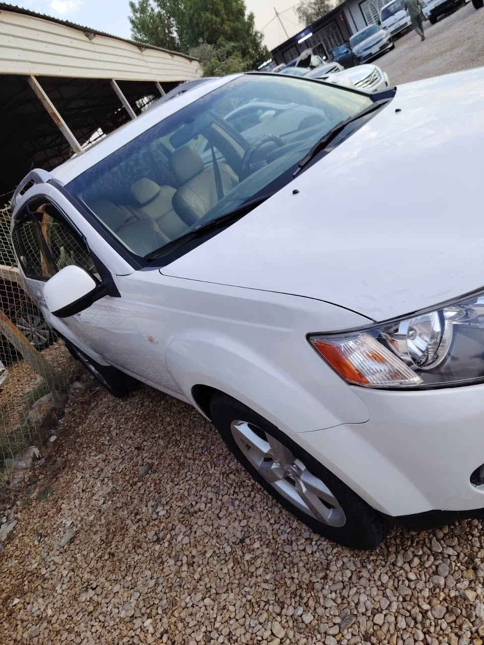 السلام عليكم ورحمة الله وبركاته 

مسيوبيشي اوتلاندر موديل 2008 فول واحد على واحد رقم بابل 6 سلندر مكينه 3000 وارد خليجي بيها جاملغ صبغ فقط السياره جديده وحلوه وجاهزه 

السعر : 115 وقابل للتفاوض 

للاستفسار الاتصال على الرقم ***********
