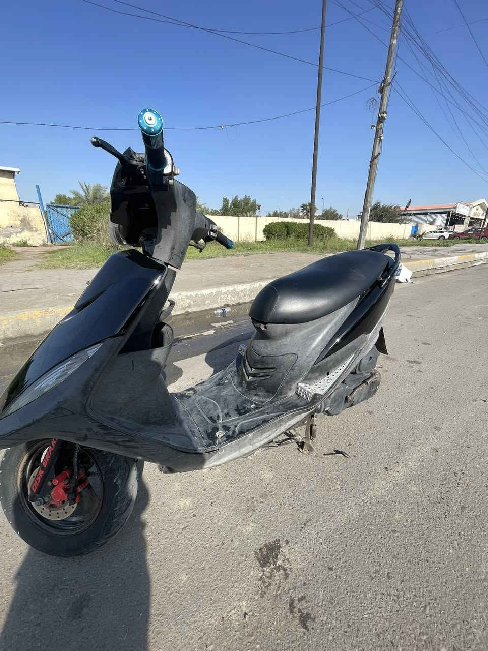 سلام عليكم 
ماكس عدله 
مكينه بلاديه لا مفتوحه ولا تبخير ولا نضوح 
فقط الكفر تجاري 
شلعه ومعدل قويات 
الدراجه ما ناقصه شي ابد 
العنوان الشعب حي التجار 
أوراق الدراجه موجوده 
السعر 675 وبيه مجال شي بصيط 
رقمي ***********
