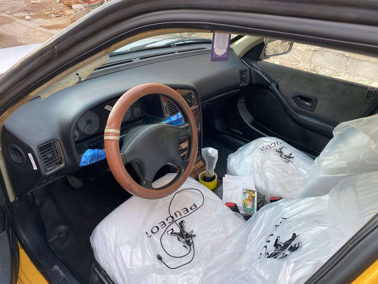 سلام عليكم بيجو بارص موديل ١٥الساره السعر 41 بيها مجال جازه تخم تايرات تبريد كير ومكينه مكفولات مصفره هيه العنوان العنوان بغداد الشعب الجمعيات رقم الهاتف *********** واتساب ‪***********
