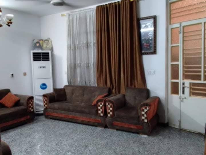 دار البيع المساحه ١٣٥الواجهة١٠الطابق الارضي ستقبال *مطبخ حار *بارد*حولي*غرفة نومخدمات عدد٣ الطابق الاول ٤غرف نوم*خدمات*الطابق الثاني ٢غرفة نوم *********** العنوان حي القاهرة الدلفي قرب افران الزيتون
