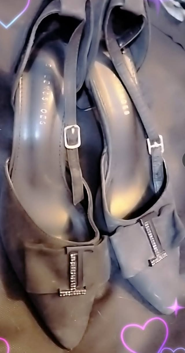 السلام عليكم عندي فساتين مناسبات واحذيه  ب أسعار مناسبة


**إذا كنت صاحب هذا الإعلان وتريد حذفه لأي سبب، رجاءا أرسل رسالة إلى الدعم الفني**