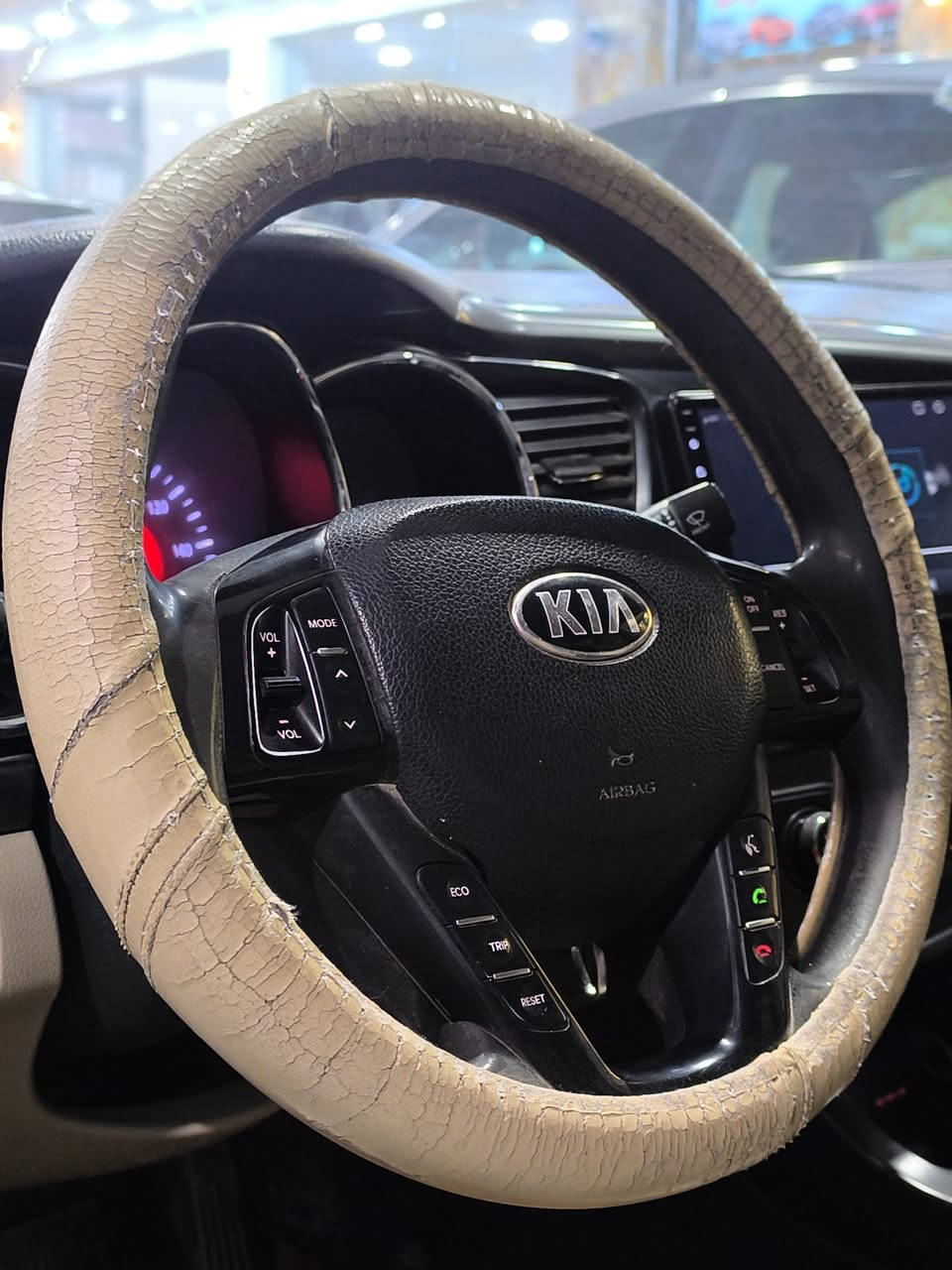 للبيع كيا اوبتيما موديل 2013
رقم بابل 
السعر 💰 (( 98 ))$$ بي مجال
محرك 2400
شاشة 
كاميرا خلفية 
السياره جاهزه من كل النواحي 
للاستفسار الاتصال 
‏‪0772 489 8742‬‏
