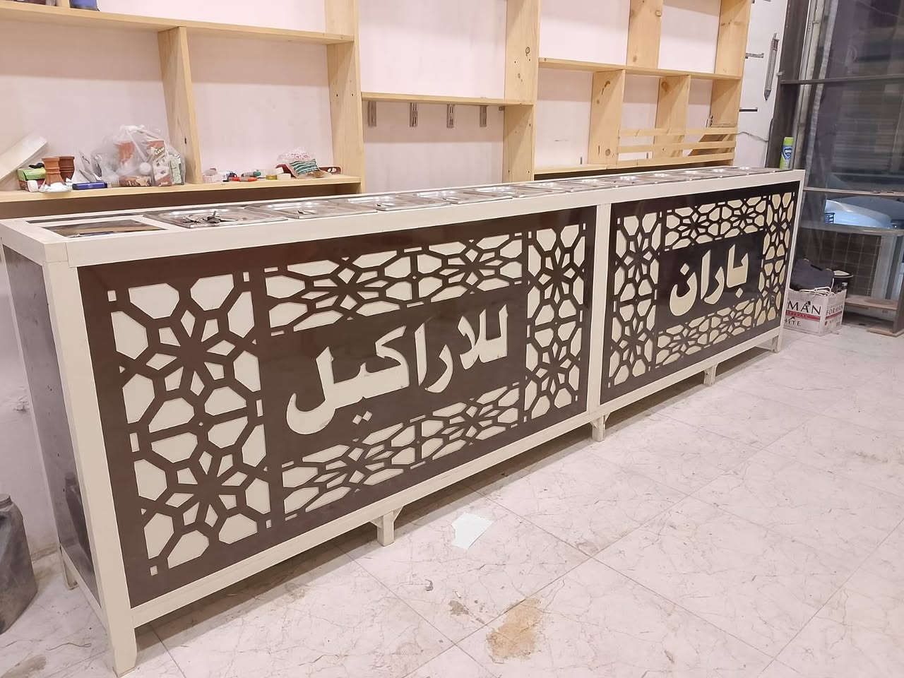 السلام عليكم
كاونتر المنيوم مع حافظات عدد ١٠ محل اراگيل للبيع
***********
