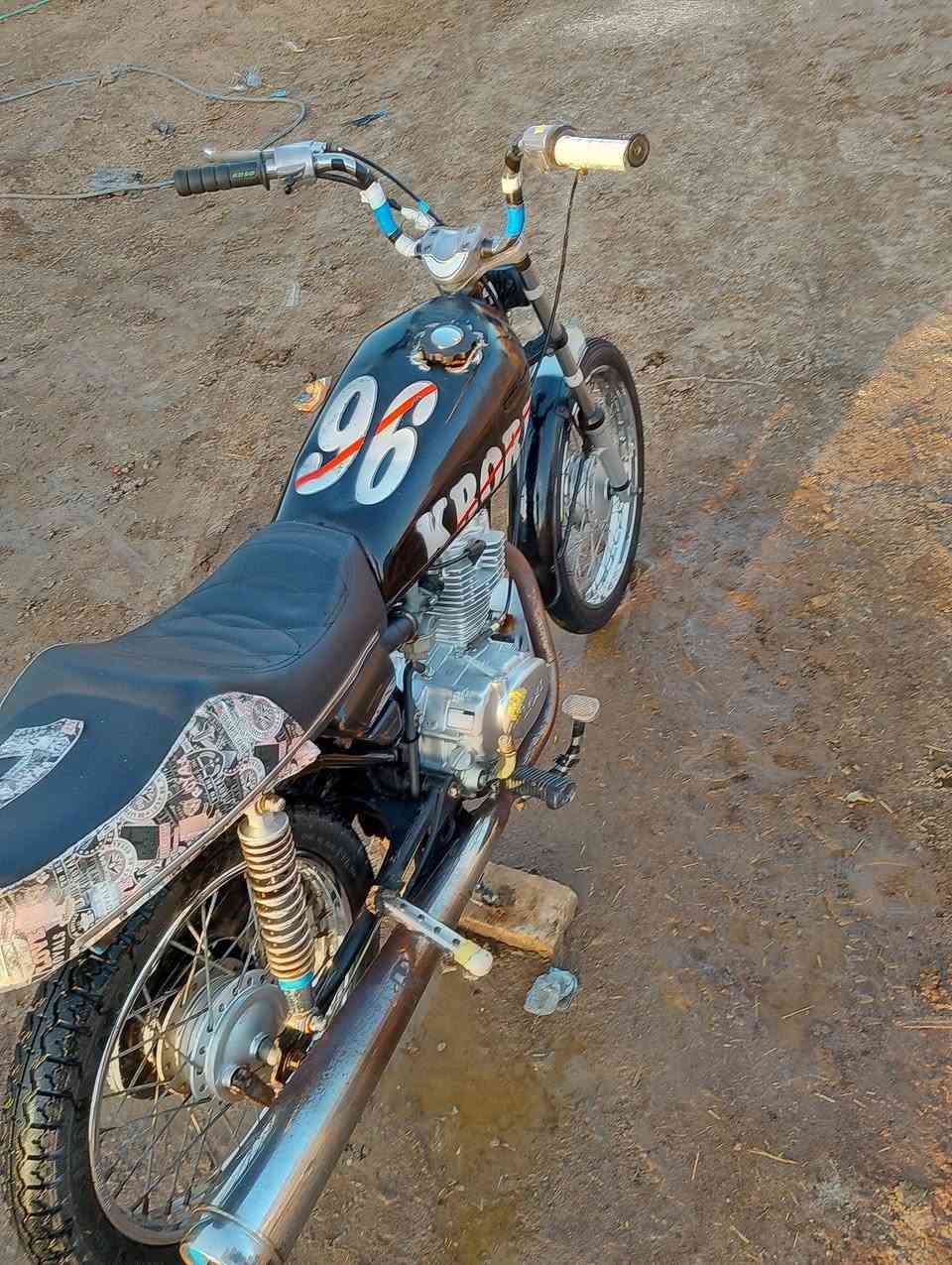 سلام عليكم دراجة للبيع نامه صارلي 15يوم شاد محرك الشراي يتصل ***********
