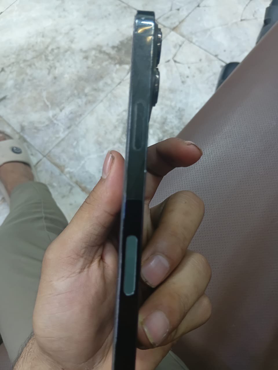 سلام عليكم تليفون ايفون 13برو ماكس جهاز نضيف كلش صاري ٣تشر من خذته مكاني بغداد مدينت الصدر 
السعر 550 وبي مجال