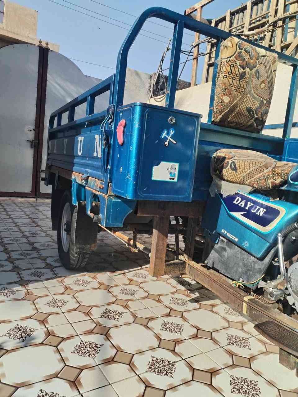 السلام عليكم ستوته للبيع موديل 2014 قليل استخدام مكفول الگير والمكينه والشاصي لا گص ولا لحيم ولا صبغ مال بيت ابد مامشتغل بيها سنويه بأسمي تحويل ثاني يوم 
العنوان واسط الكوت
***********
