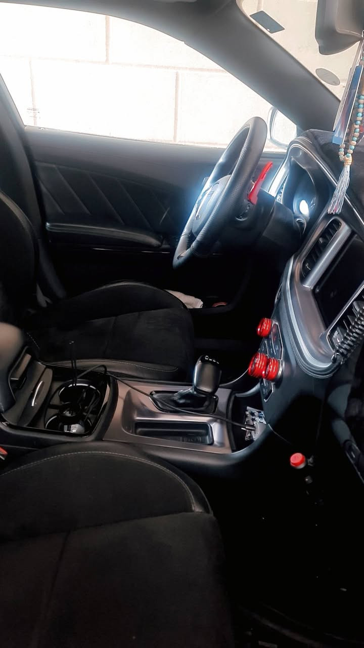 جارجر لون اسمنتي كلين بدون حادث 
محرك ٦سلندر GT
فول من غير رادار 
ماشيه ٤٠ فقط
رقم بغداد 
اتصال على رقم ***********
