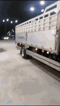 سلام عليكم للبيع هينو شيطان 
موديل 2006اصل مداور ثاني يوم 
مكينه 80فول عادي تخم تاير المامي 17ونص 
والخلفي 19ونص سياره كفاله عامه شرط س
اني مكلف بل نشر هاذه رقم صاحب السياره ***********
