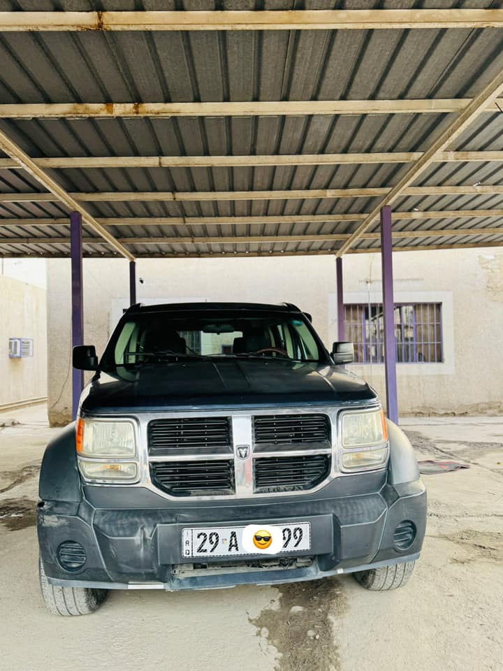 سلام عليكم للبيع دوج نترو موديل 2008 رقم واسط بسمي السياره مكفوله وماشيه شي قليل تبريد جديد منضومه  تخم تاير جديد صدر امامي خلف خير من الله كير ومكينه جدد السياره جاهزه وخير من الله السعر85وبيه مجال مكان بغداد اتصل ‭***********
