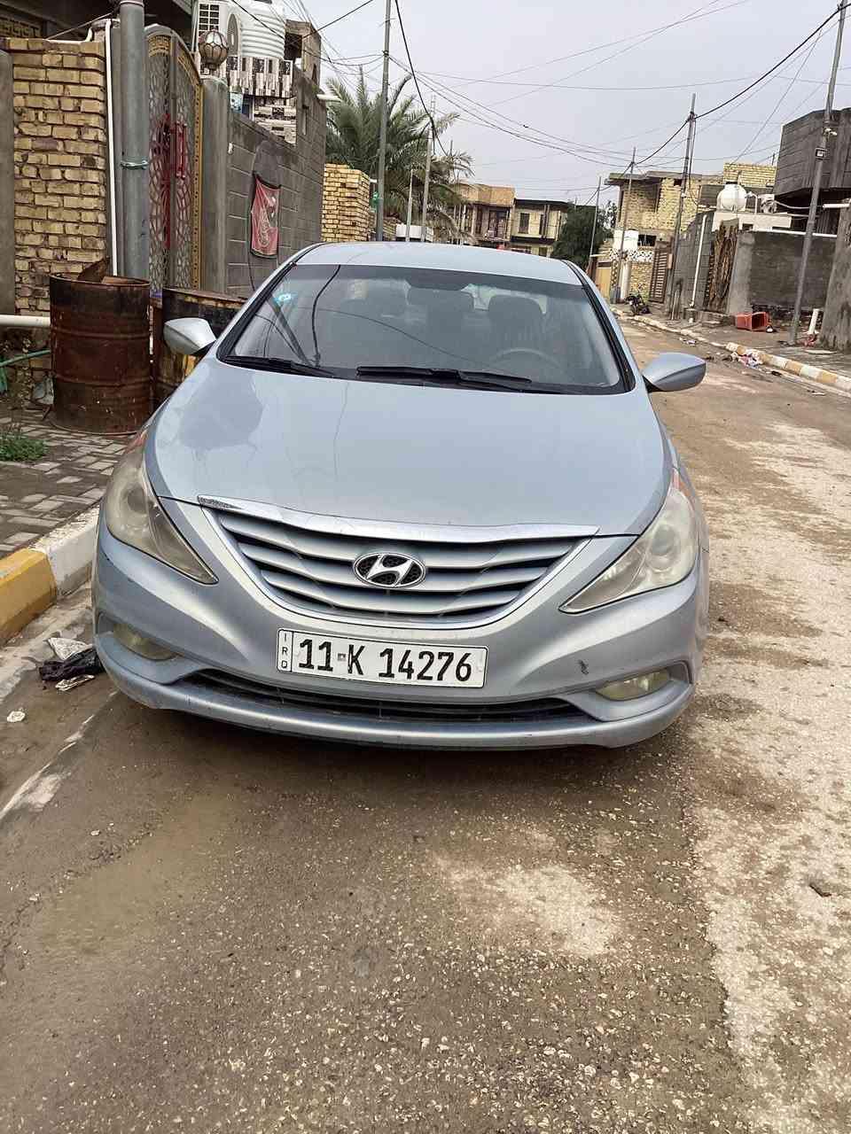 سلام عليكم سياره سوناتا 

** الـرقـم *********** … *********** **

- موديل 2011 جديد 

- كشن كهربائي 

 -  شاشه اماميه 

- كامره خلف سياره 

- لون رصاصي 

- تبريد شغال بارد ثلج 

-￼ كهربائيات شغاله 

* اي قطعه ما مبدله السياره جديده 

-محرك 2400 

- سوناتا وارد امريكي 

-الباب الخلفي للسيارة مخدش قليل 

-ماسحات شغاله 

- رقم السياره قادسيه انكليزي خصوصي 

*السياره بسمنا تحويل يمتا ماتريد احنا حاضرين بكل وقت .

* المكان القادسيه _ قضاء البدير .

** الســعـر  { 115 } ورقــه ، وبـيـهـا مـجـال .
