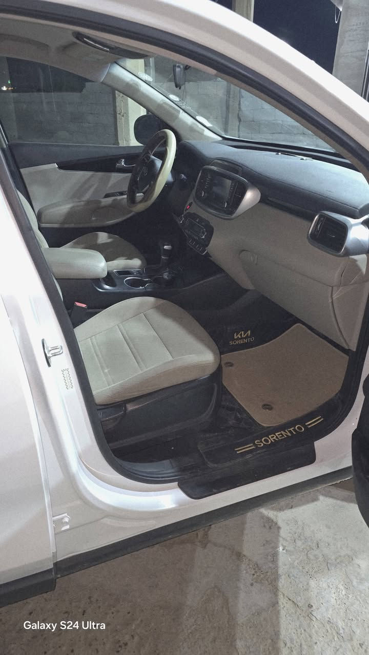 السلام عليكم
سورينتو وارد امريكي محرك 6 سلندر دفع رباعي كامل مواصفات عدا الفتحه


**إذا كنت صاحب هذا الإعلان وتريد حذفه لأي سبب، رجاءا أرسل رسالة إلى الدعم الفني**