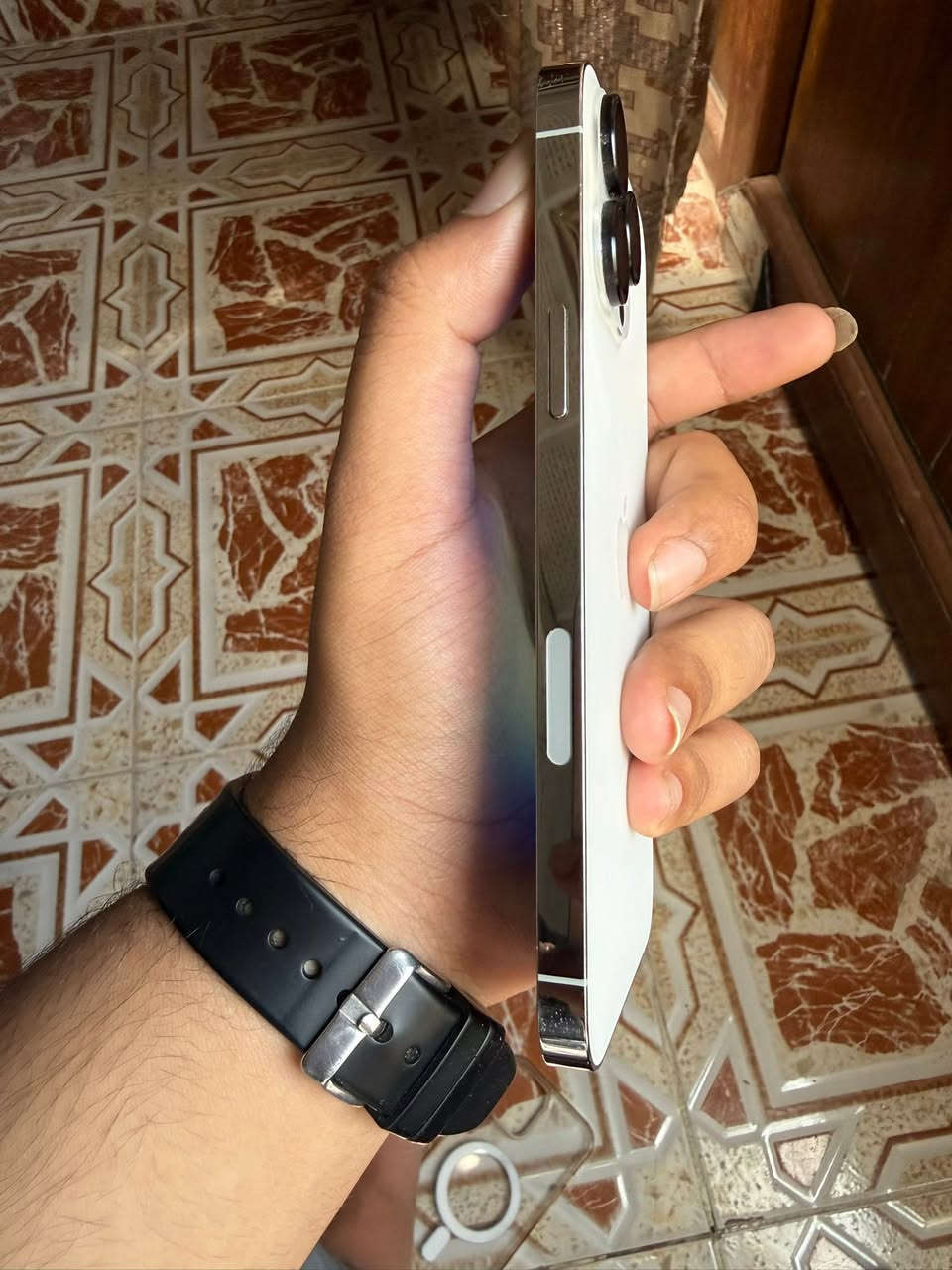 للبيع آيفون ١٣ برو ماكس ذاكره ٢٥٦ بطاريه ٨٠
نضافه ١٠٠/١٠٠ لون ابيض لوك وتر بروف مايعبر هوه سعره ٦٥٠


**إذا كنت صاحب هذا الإعلان وتريد حذفه لأي سبب، رجاءا أرسل رسالة إلى الدعم الفني**