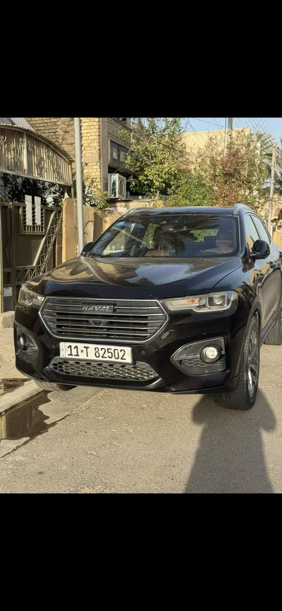 هافال موديل2019 ع20شكل ال20
المواصفات - فول
محرك2000 تيربو وكير 7 نمر  
بصمة تشغيل + دخول ذكي بصمه عدد 2
شاشة وسطية كبيرة + عدادات ديجيتال
كاميرات 360 درجة
حساسات أمامي وخلفي
أنظمة الأمان المتطورة:
 مانع تصادم
المحافظة على المسار
نقطة عمياء + علامات ترحب
مثبت سرعة راداري
‏ESP + مانع انزلاق
3 انضمه قيادة عادي وايكو واسبورت
 راحة وفخامة: 3 انضمه تغير عدد كليو متر
كشنات جلد + تحكم كهرباء
 تدفئة كشنات مع الاستيرن 
تكييف أوتوماتيك ثنائي + خلفي
أناره LED أمامية وخلفي
هاند بريك كربائي. + اوتو بارك توقف ذاتي                              
السعر 135$
موبايل ***********
