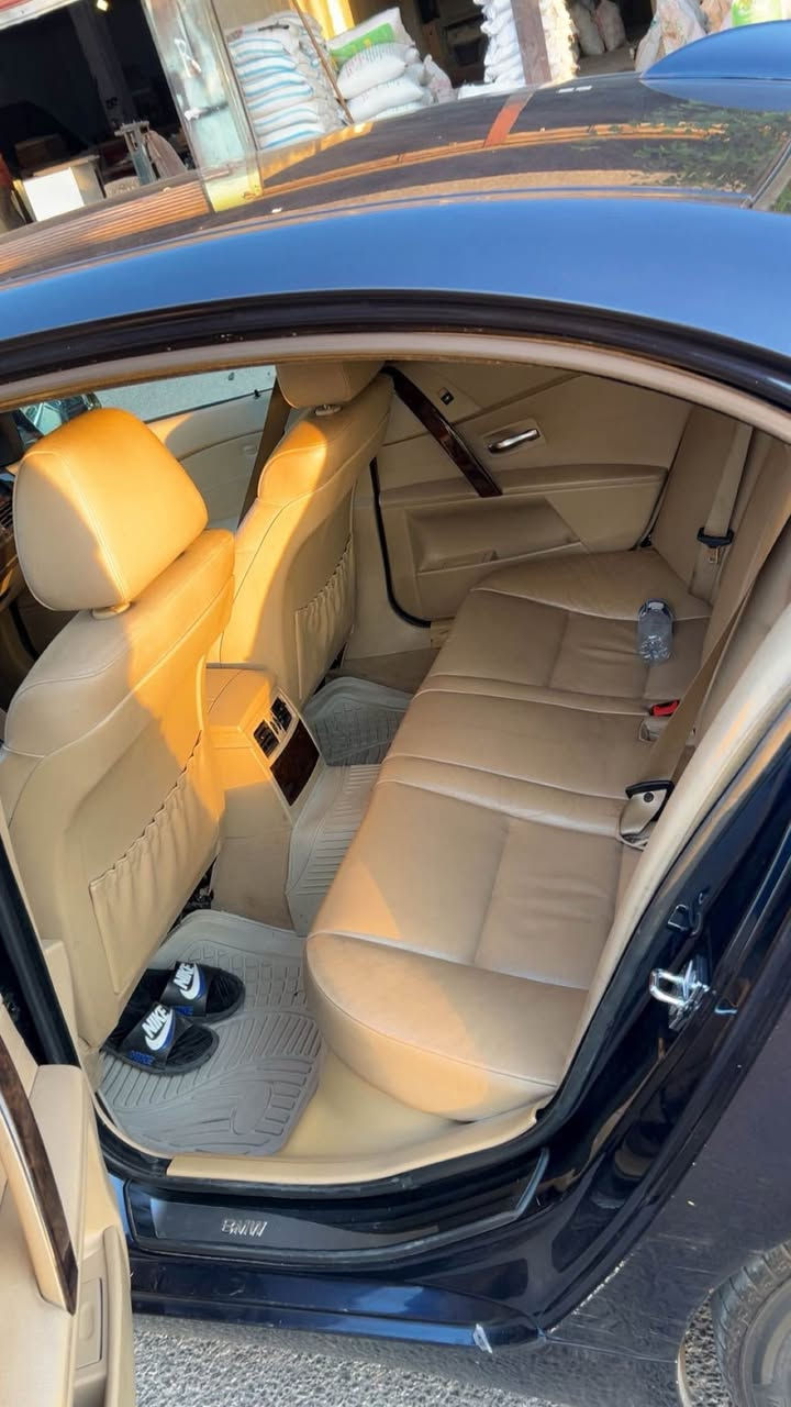 BMW 530i 
مۆدێل 2005
رەنگ : نیلی 
مەنفێست اصلی گۆمرکا ابراهیم خلیل
سقف حزام ۆ  غرامە بشەرت
نۆزەل کۆرت 
داخلی حەلیبی
سعرا ۆێ :71 ۆرقە مجال 
رقەم تلفۆن: ***********
تایرە جدید دهوك, العراق

