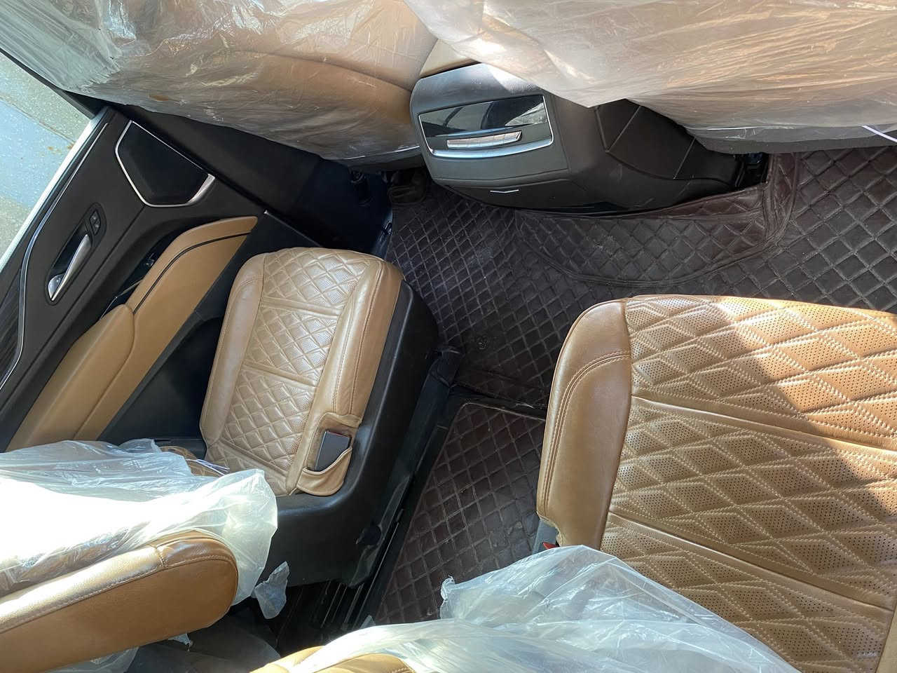 كاديلاك 2021 
36 سماعه 
رقم بغداد كفاله عامه
السيارة مغلفة ppf 
المواصفات اعلى فئه 1/1  امريكي
بانوراما
جكات
كراسي خزن 
رادار امامي وخلفي وجانبي
 نقط عمياء
عدد كامرات 5
عدد شاشات 3
كراسي كهرباء
كراسي تدفئه حتى الاستيرن 
كراسي تبريد
تشغيل عن بعد جنطه كهرباء
شاشه ديجيتال
هندبريك بصمه
السعر:605$ يعني 6شدات و5 ورقة   
رقم الهاتف ‭ ***********
