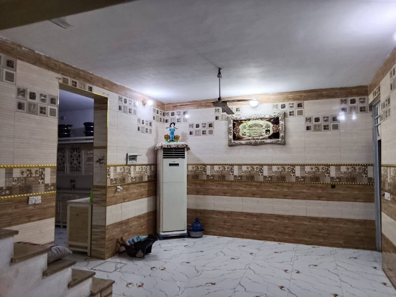 السلام عليكم بيت البيع مساحه البيت 150متر..نزال 20 واجيه 8.  طابقين ***********.... سعر خاص

