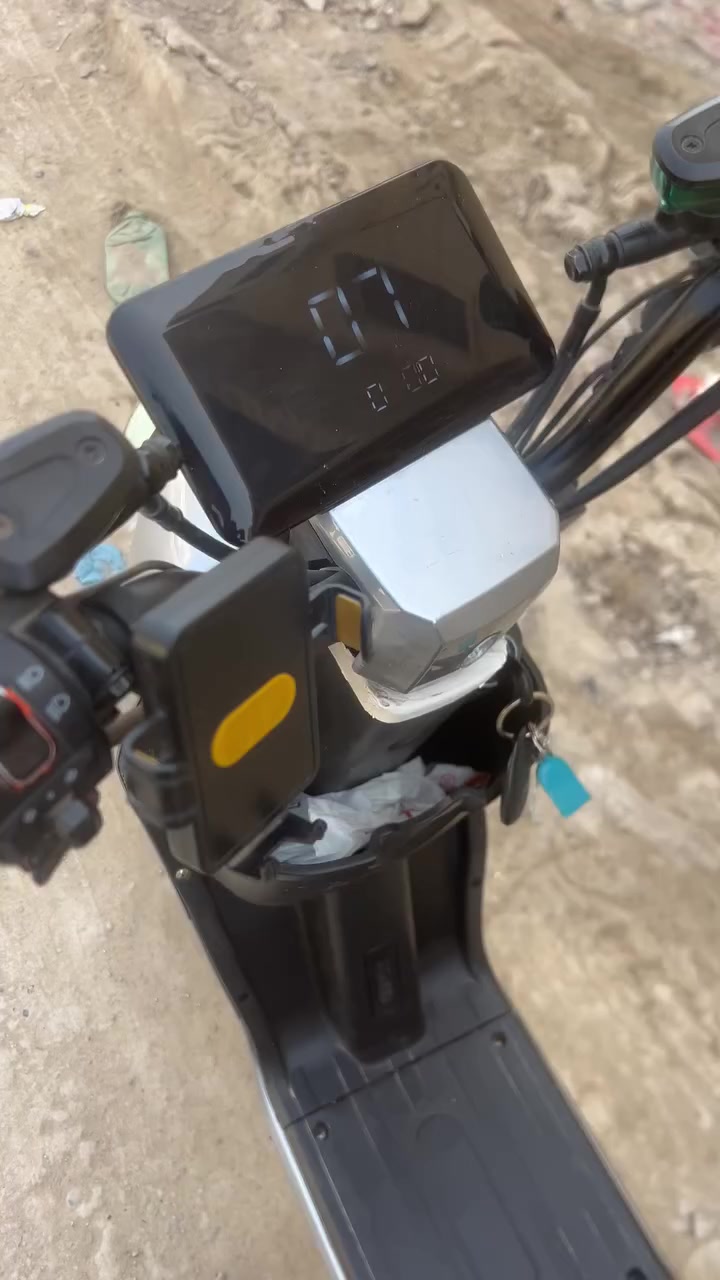 للبيع دراجه شحن نوع R9 دراجه كامله مابيه نقص فقط بيها شخوط فقط تجي 5 باتريات الكبار ملف 1500 دراجه حلوه وناعمه تجي دبل بصمه + دبل سويج كل الحساست مشتغله جهاز انذار قفل ستيرن اشاير دبل اشاير هورن كلوب عالي وناصي بيه بلوتوث موبايل دراجه نضيفه حيل صارله 3 اشهر مكاني بغداد الغزاليه سعره 500 الف بيه مجال بسيط


**إذا كنت صاحب هذا الإعلان وتريد حذفه لأي سبب، رجاءا أرسل رسالة إلى الدعم الفني**