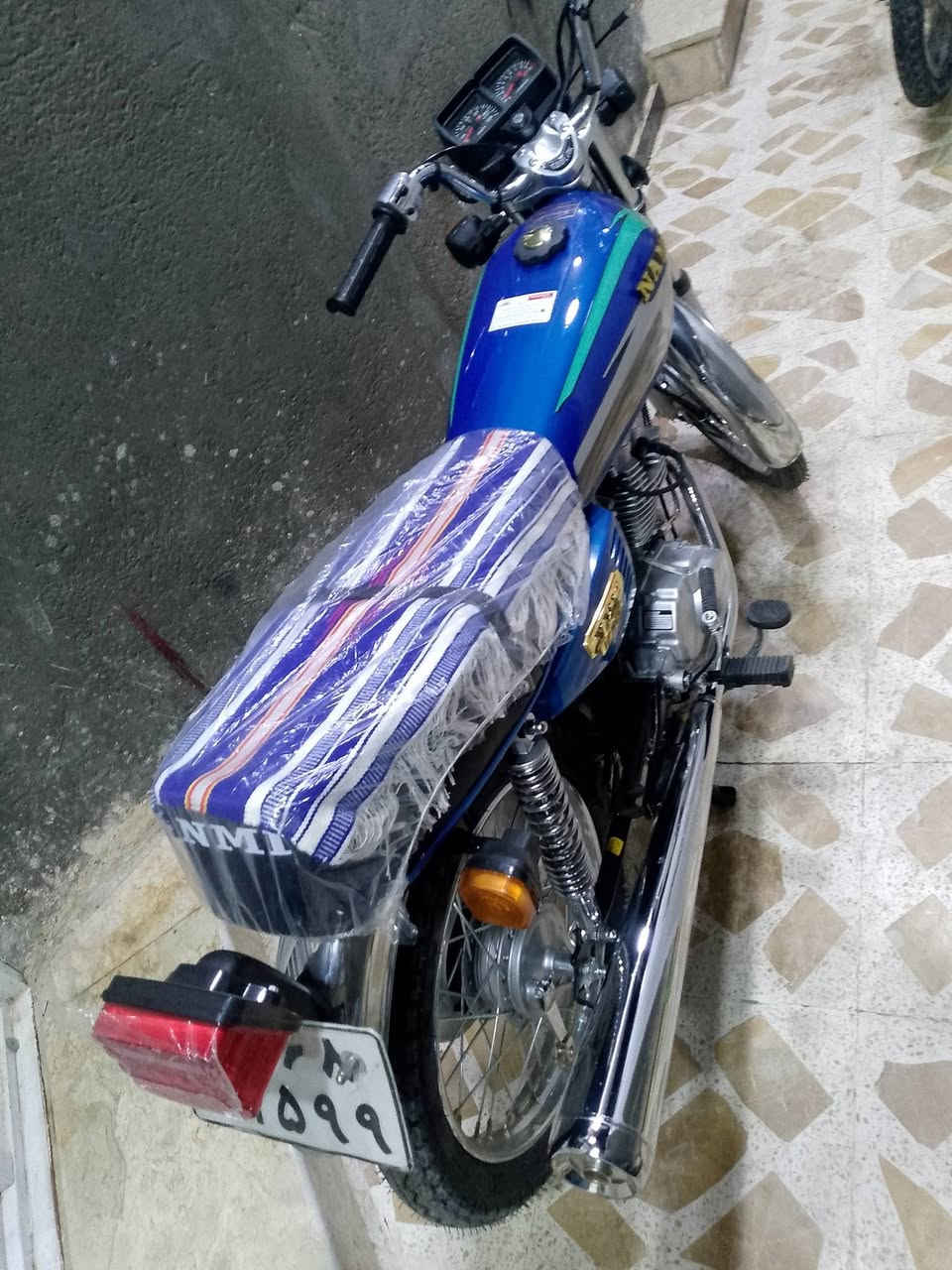 السلام عليكم
دراجة للبيع 
موديل 25 
بدون اوراق دراجة جديدة 
السعر مليون بي مجال قليل حك الجية 
***********
