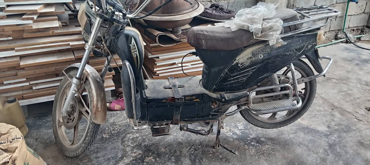 بطاريات جدد وكع وانكسر دشبول شغال ويمشي المراوس ماطور كير عادي او ستوته حته لو كايم محرك او متروك *********** اتصال أوتساب
حته لو فرق
