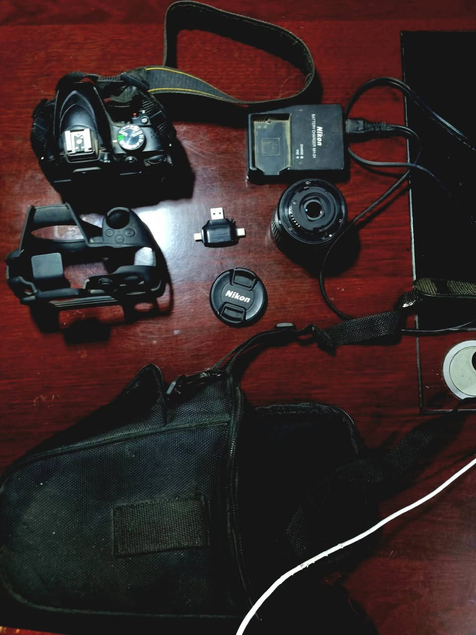 Nikon D3400 مستعملة للبيع
شتر ٢٦ الف (للعلم اني مشتريها ب٢٠٢٢ شترها 26 الف بس ما استعملتها مضمومة)

ملحقاتها كاملة 
جنطة
عدستها 18-55
رام 8GB اصلي
تحويرة ثلاثية
شاحنة
جيلاتين
بس البطارية تعبانة يرادلها تبديل

مكان: واسط/ زبيدية - يوجد توصيل


**إذا كنت صاحب هذا الإعلان وتريد حذفه لأي سبب، رجاءا أرسل رسالة إلى الدعم الفني**