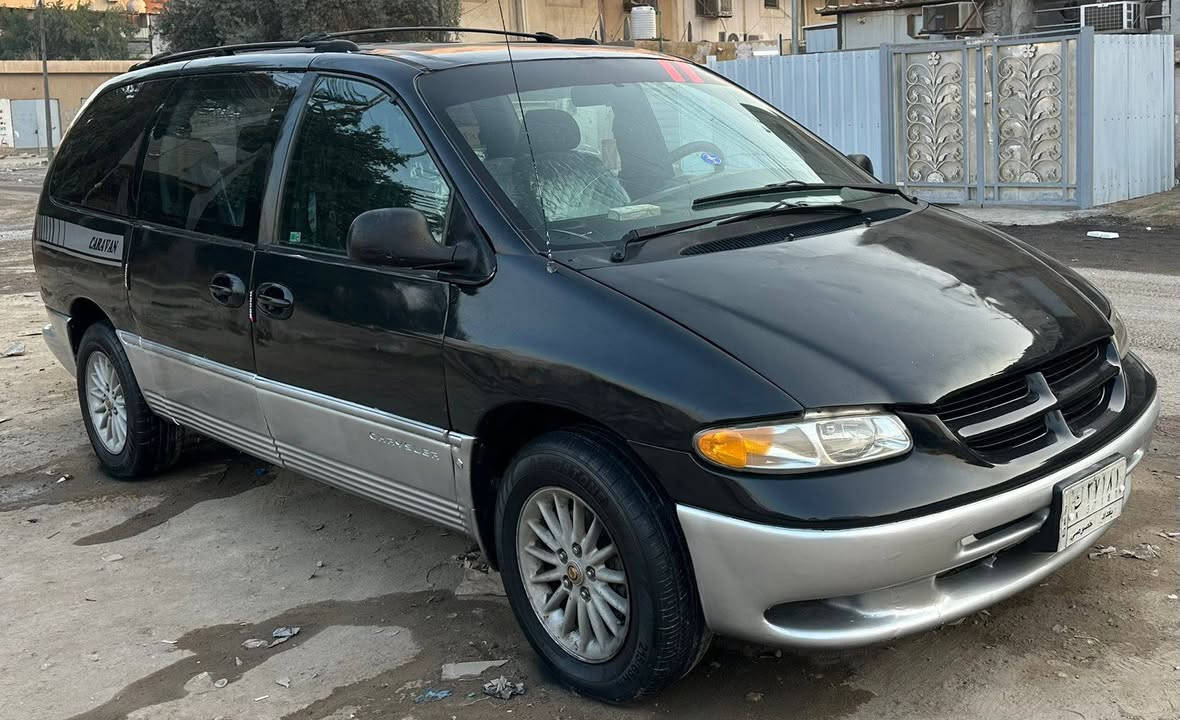 دوج كرفان موديل 2000
كير اوتو كير مكينه بلاديات مكفولات 
7 راكب مكفوله من الضربه
قطعتين تبريد 
كشنات كهرباء 
تخم تاير ويل كب 
السعر 49 وبيها مجال 
للاتصال ‭0774 576 4570
