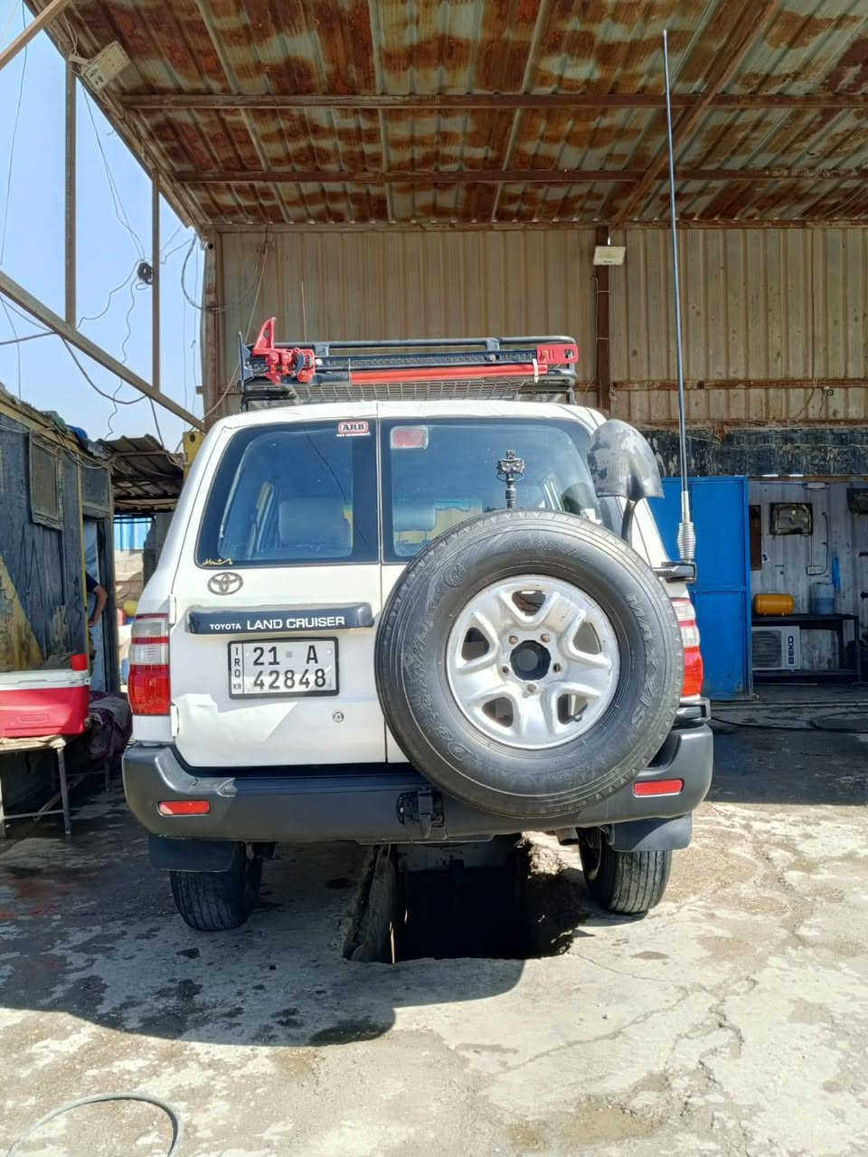 لاندكروزر للبيع  موديل 2000 سلك فول عادي محرك بنزين مزودة وجاهزة من كل النواحي السعر 135 وبيها مجال 
***********
