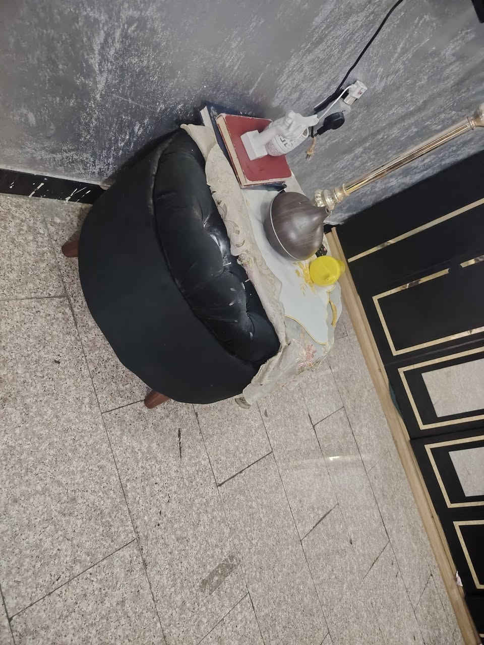 غرفه للبيع وياهة شازلونه وياهة وطابوريه جبيره واني مسويتله صوميه يم نجار لان تعرفون التركي يخلوله بلوك


**إذا كنت صاحب هذا الإعلان وتريد حذفه لأي سبب، رجاءا أرسل رسالة إلى الدعم الفني**