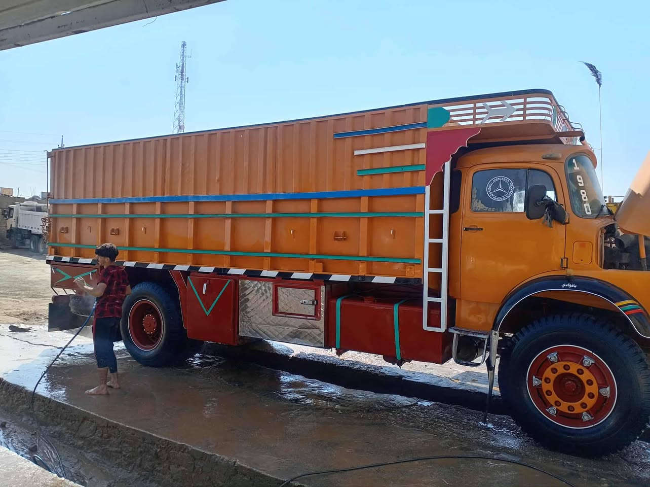 حدادة محمد حسين الربيعي 
لعمل البوديات السكانيه والاقچم والبردين والعربايين 
الموصل/صناعة وادي عگاب/سايدين ربيعة 
للتواصل 
***********واتس
***********واتس
