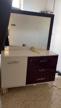 غرفة نوم • أثاث خشب