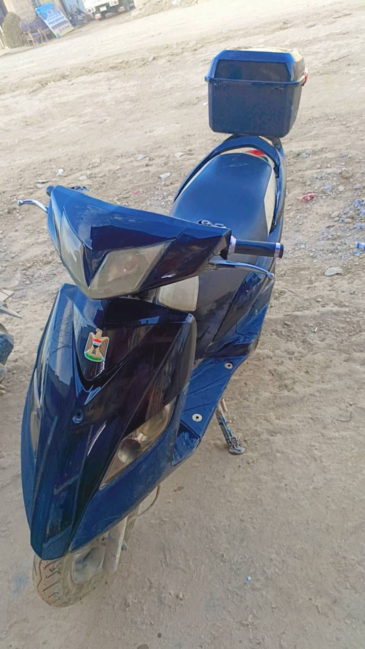 السلام عليكم
دراجه ماكس ثعلب للبيع 
دراجه حلوه ونضيفه 
محرك وكهربيات خير من الله 
السعر 400وبيه مجال
العنوان بغداد ابوغريب 
*********** واستاب
