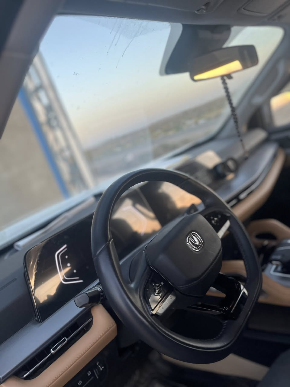 يالله
شانجان هنانتر بيكم 
ماشيه 50 الف 
سياره بعدها بل ضمان 
موديل 2025 
سعر 31 مليون قفل
معروفه مواصفاتها ابحث عنها وشوفها 
كفاله عامه السياره بل ضمان**
مكان سياره نجف 
رقمي ***********
