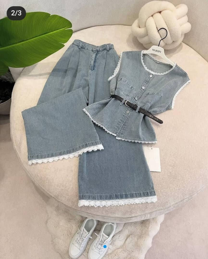 *من كولكشن العيد*😍🔥
التريند الحصري من *M.J*
طقم العيد اللي بناسب كل الستايلات 😍 عملي ناعم وأنيق بقالب خيالي *وتفاصيل بتاخد العقل* 🩵
طقم جينز 3 قطع بنطال وفيست وقميص ✨
جينز باكستاني تقيل جداً 
القميص فوروي 
توب كواليتي وخامة مكفولة ✅
جينز فاتح - غامق - رمادي - اسود


**إذا كنت صاحب هذا الإعلان وتريد حذفه لأي سبب، رجاءا أرسل رسالة إلى الدعم الفني**